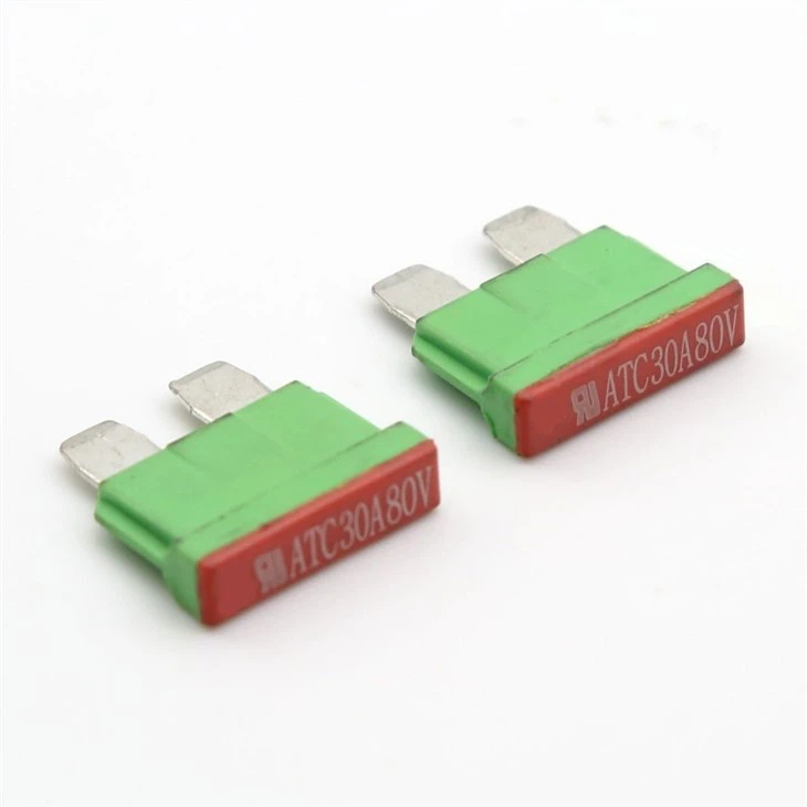 Middle Medium Size Blade fuse